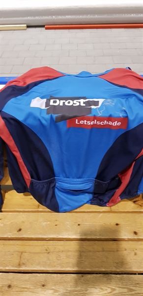 Gevonden: HIJC jasje