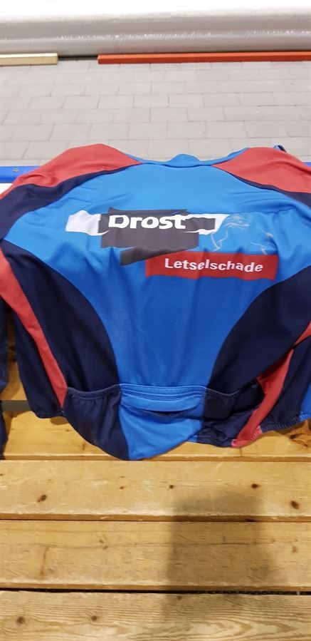 Gevonden: HIJC jasje