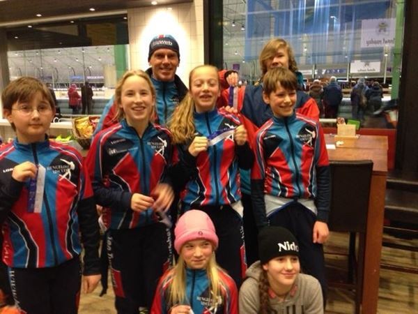 Pupillen Hengelose IJclub 7e tijdens Theo de Wals bokaal