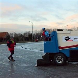 Wegens ijspreparatie is de ijsbaan vanavond gesloten